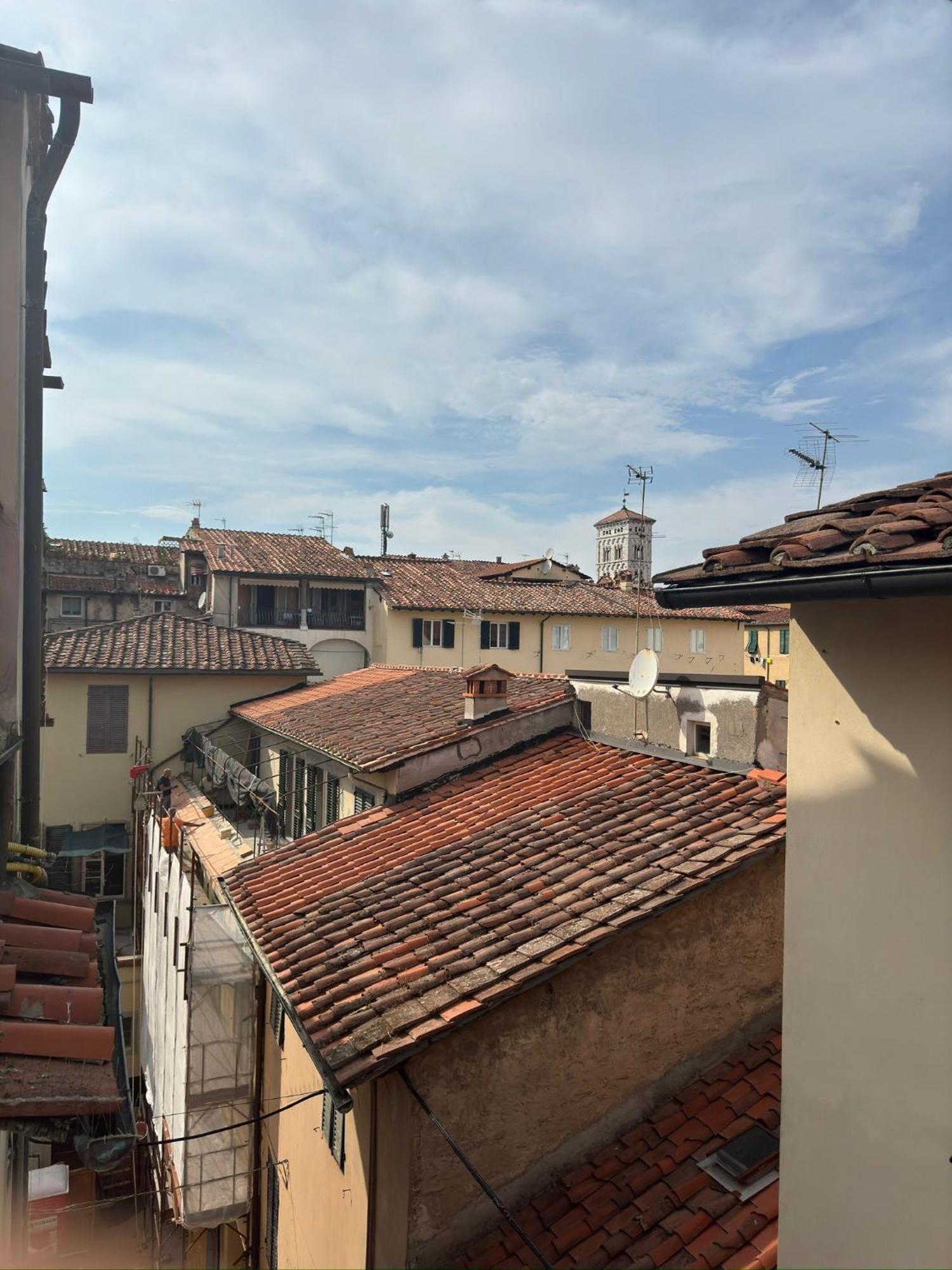 La Casa Del Galletto - At The Top Of The City Lucca Bagian luar foto